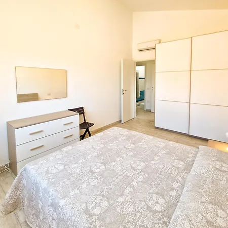 Apartment Pgs Immobiliare Srls Residenza Vento Di Spargi Bilocale Con Balcone Vista Mare *